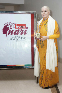 Sushree Vishkha Tripathi Awarded Nari Award